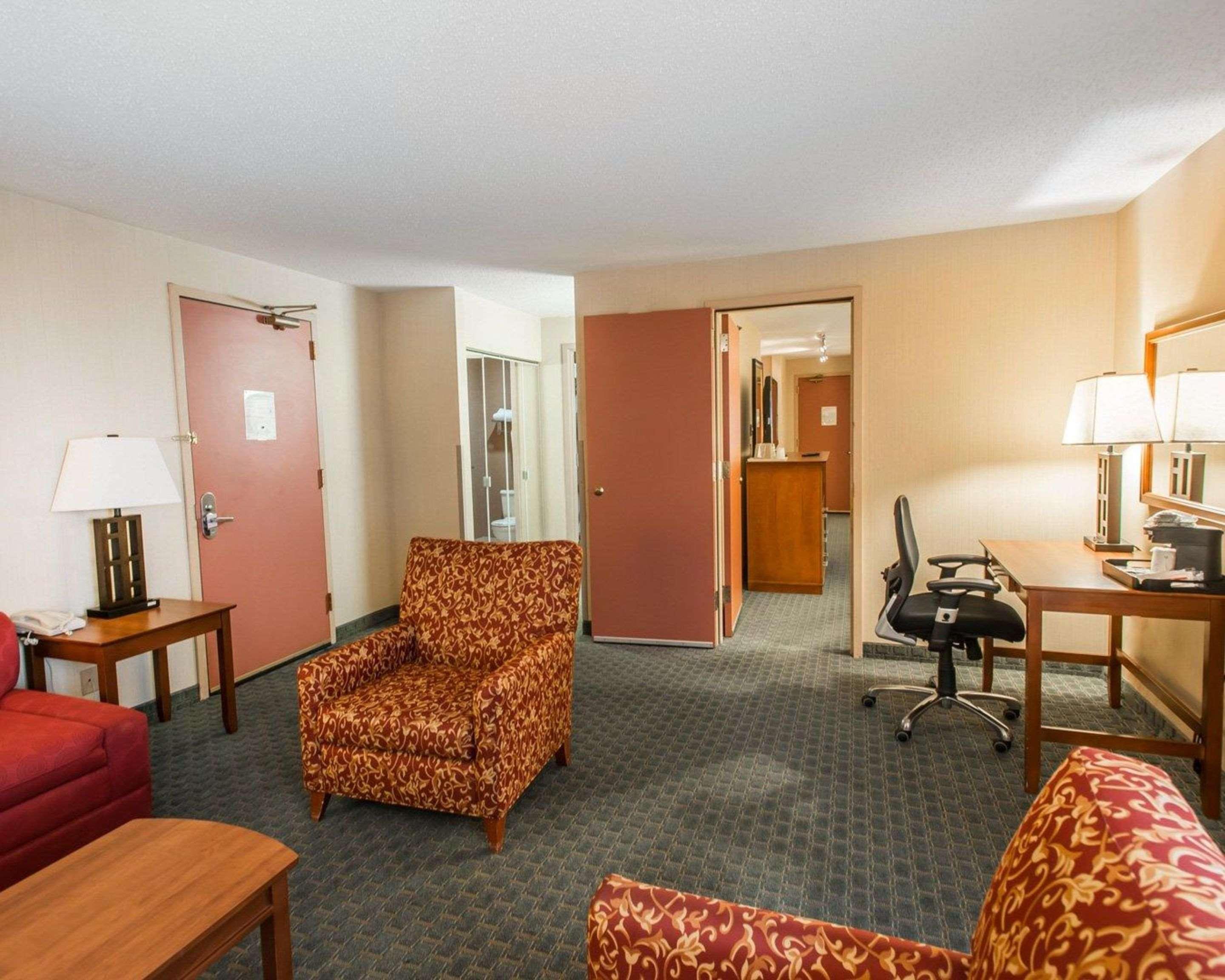 Quality Inn And Conference Center Greeley Downtown Exterior photo